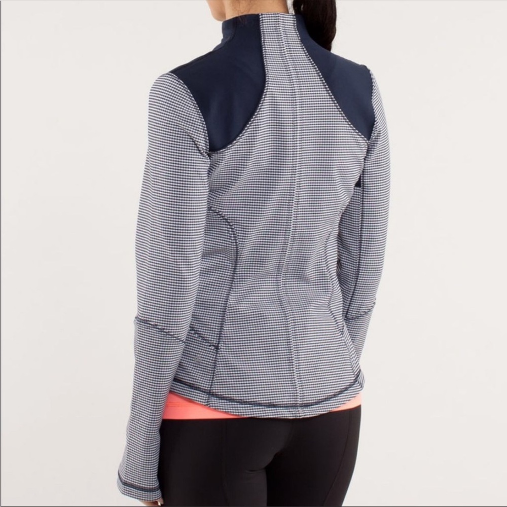 Lululemon forme jacket size 10